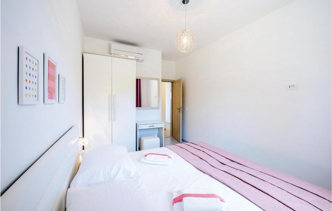 Amazing Apartment In Cavtat With House Sea View Bagian luar foto