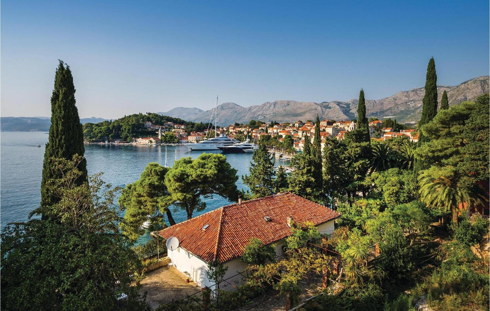 Amazing Apartment In Cavtat With House Sea View Bagian luar foto